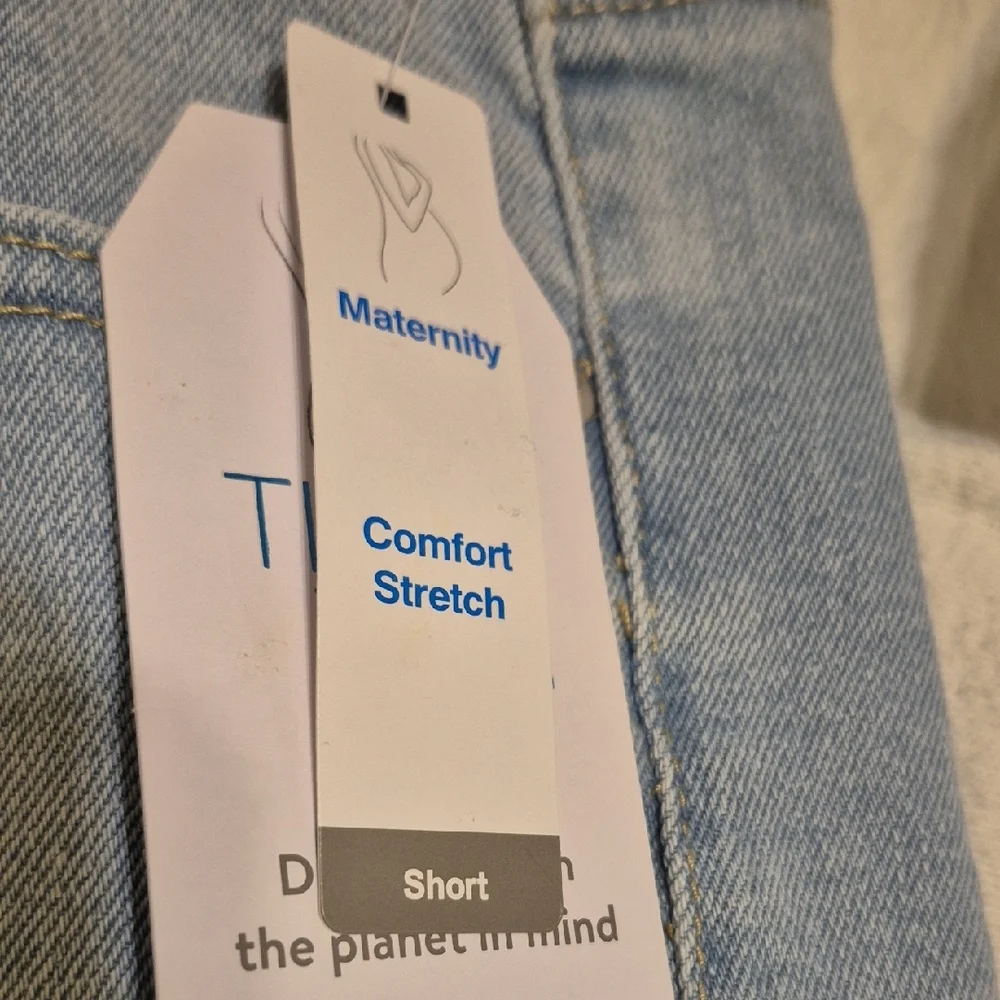 NWT Time and Tru Maternity Denim Shorts - Picture 3 of 5